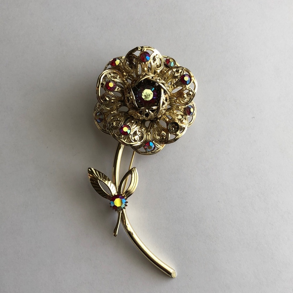 Vintage Sarah Coventry Flower Pin